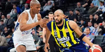 Fenerbahçe Beko Deplasmanda Anadolu Efes'i Geçti