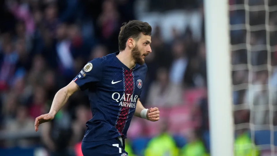 PSG, Nantes'ı 3-0 Mağlup Etti: Kvaratskhelia Coştu, Fark Açıldı!