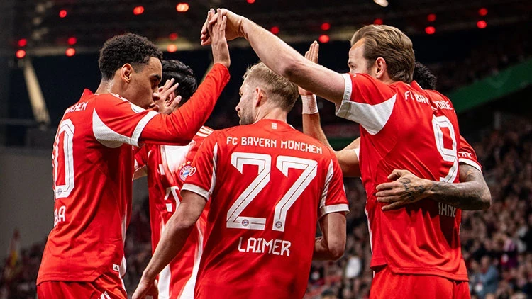 Bayern Münih'ten Çifte Kupa Yürüyüşü