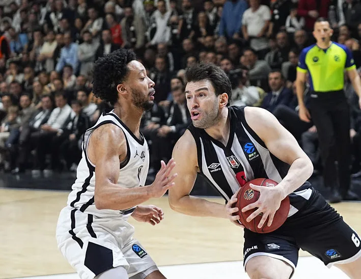 İlk Yarıda Boyalı Alan Savunması Çöktü