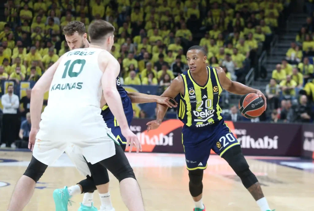 Zalgiris'in Reaksiyonu ve Kontrolü Bırakmayan Temsilcimiz