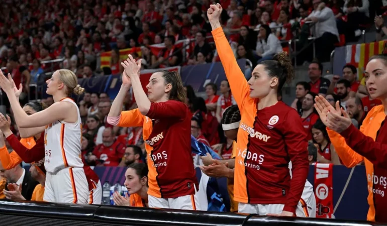 Galatasaray Kadın Basketbolu Finalde! EuroLeague’de Türk Derbisi Heyecanı