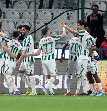Konyaspor 2-1 Trabzonspor: Berkan Kutlu Yıldızlaştı, Seri 7 Maça Çıktı!