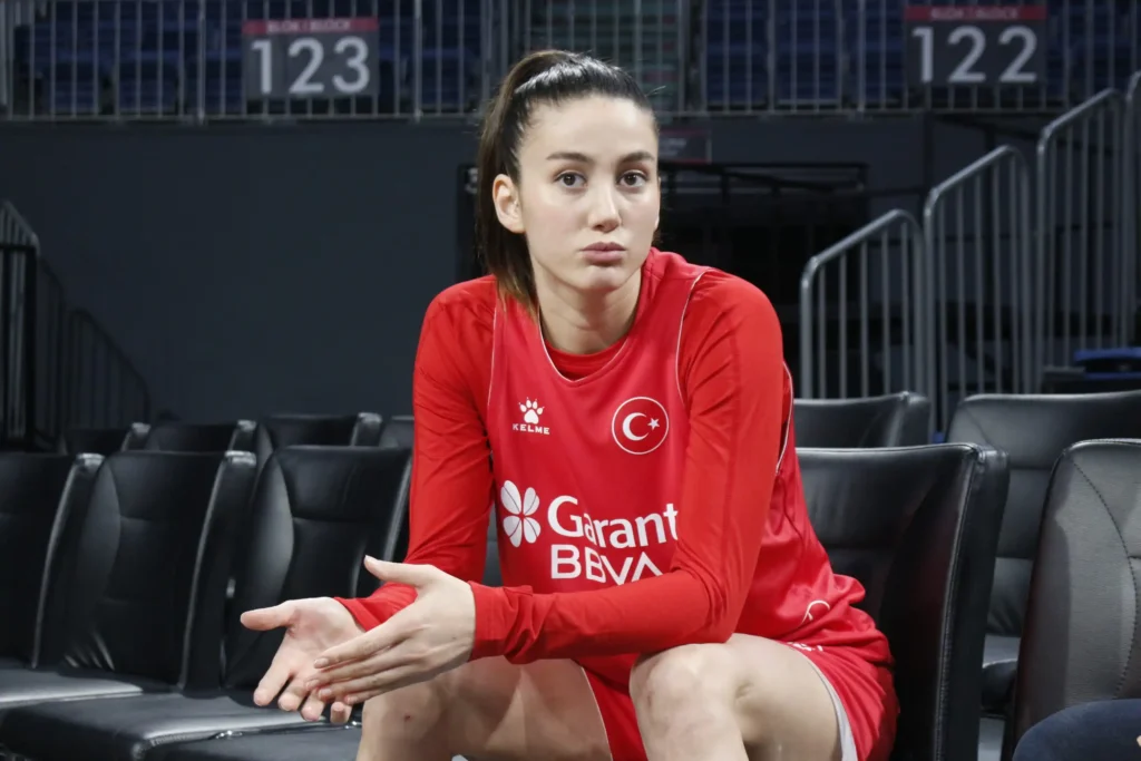 Olcay Çakır Turgut Kaç Yaşında?