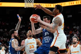 Anadolu Efes Galatasaray'ı Deplasmanda 87-80 Devirdi!