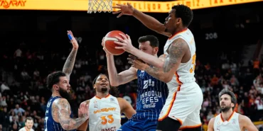 Anadolu Efes Galatasaray'ı Deplasmanda 87-80 Devirdi!