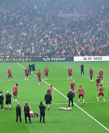 Galatasaray RAMS Park'ta Şampiyonluk Provası Yaptı: 40 Bin Taraftar Stadı İnletti