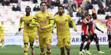 İstanbulspor Fırtınası: Rakibini 3 Golle Geçerek Kritik 3 Puanı Hanesine Yazdırdı
