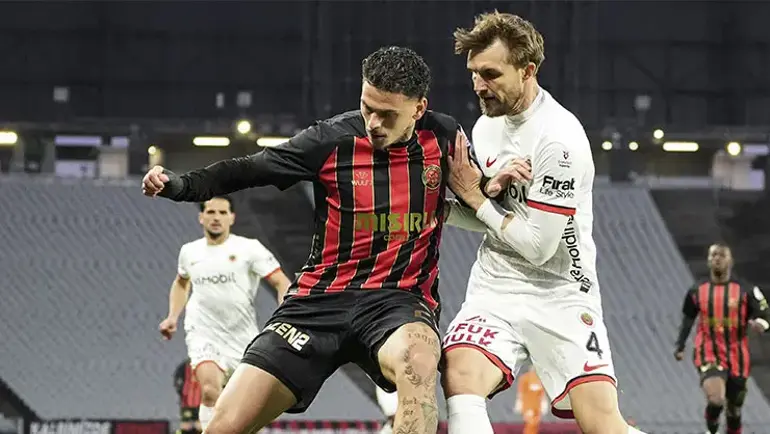 Ivo Grbic Kalesinde Duvar Ördü: Kritik Penaltı Kurtarışı