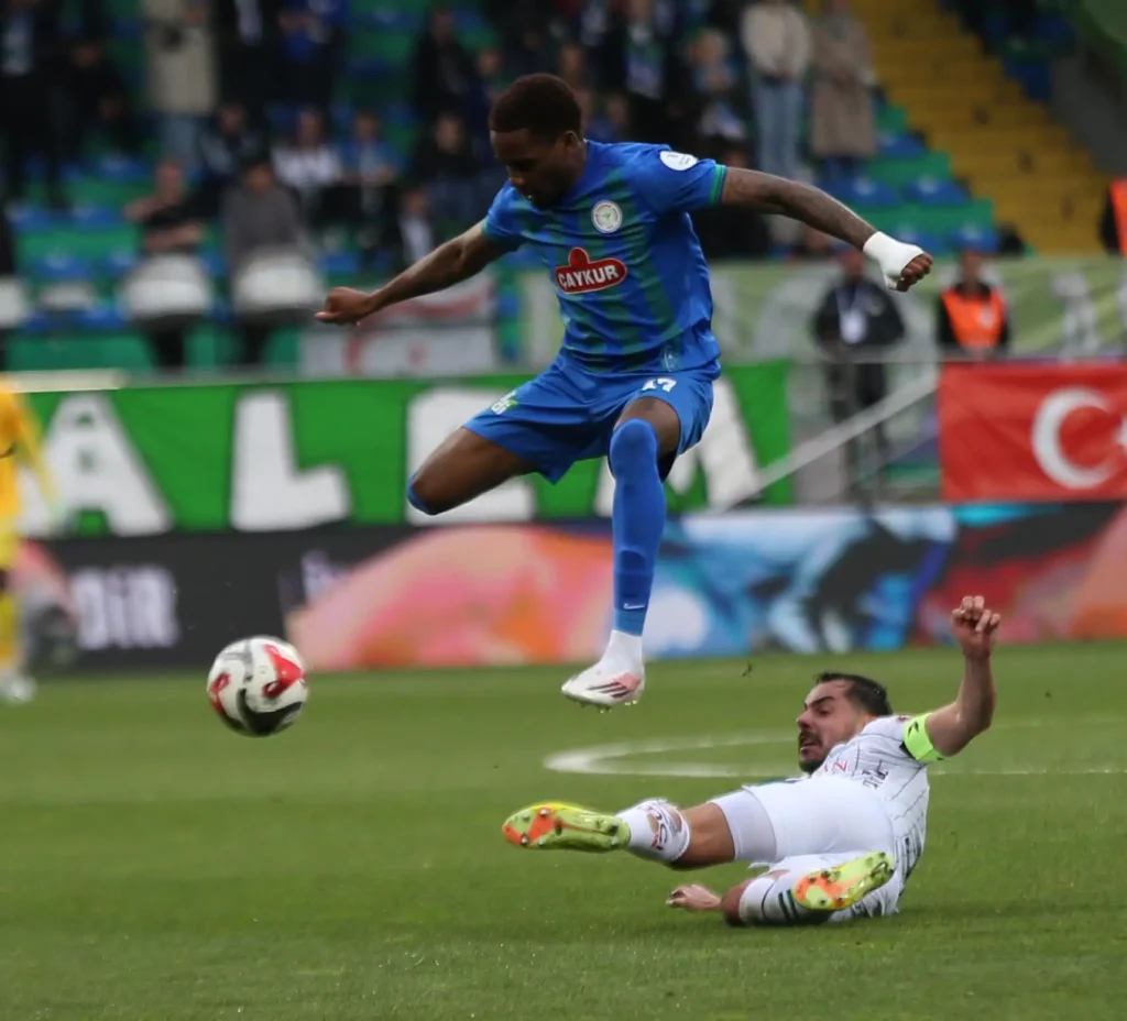 Son Bölümde Büyük Heyecan: Konyaspor’un Çabası Yetmedi