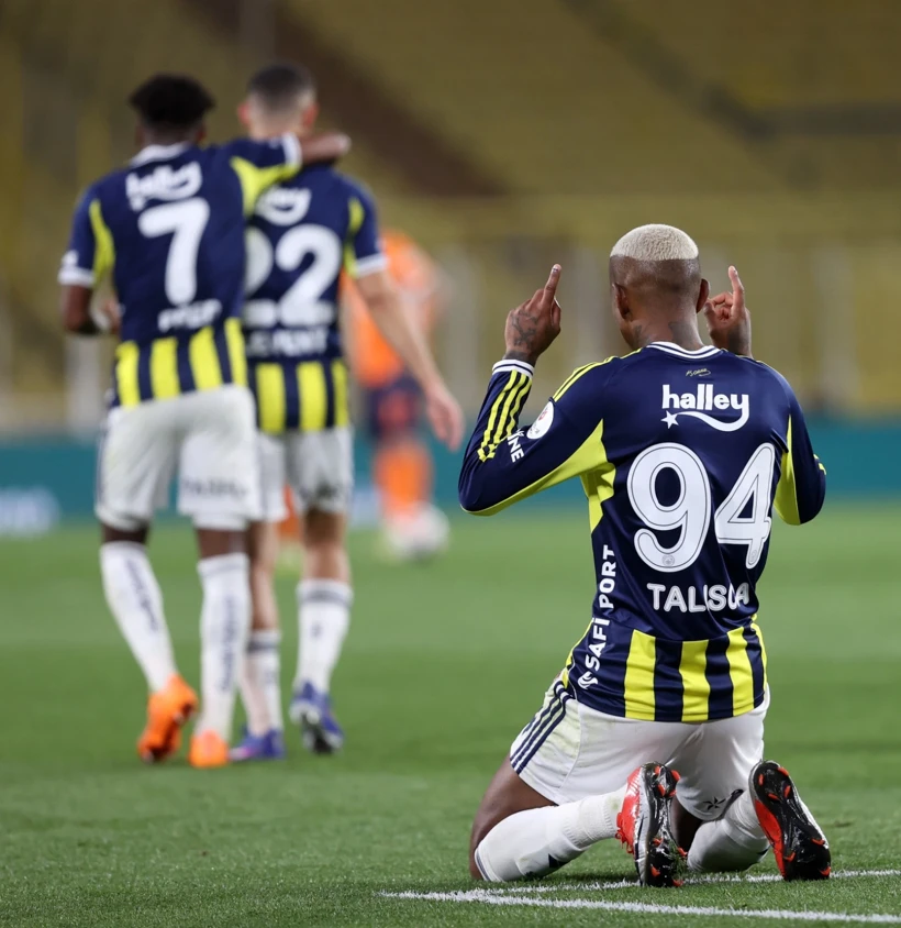 Zeki Murat Göle Yönetimindeki İlk Sınav: Fenerbahçe, Talisca'nın Hat-Trick'iyle Başakşehir'i Yıktı