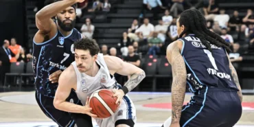 Anadolu Efes, Türk Telekom'u 86-75 Mağlup Ederek Çeyrek Finalde Avantajı Kaptı