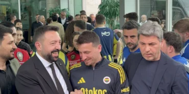 Fenerbahçe Konya Deplasmanında: Mert Hakan Yandaş Kafilede Yer Aldı