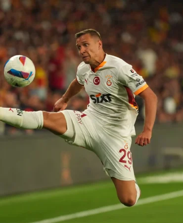 Galatasaray'da Frankowski ve Jelert ile Yollar Ayrılıyor