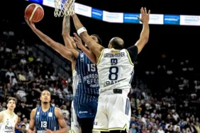 Anadolu Efes'ten Fenerbahçe Beko'ya Karşı Kritik Zafer: Seride Durum 2-1