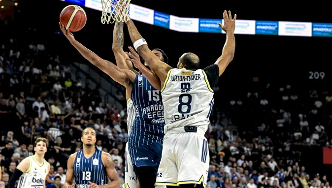 Anadolu Efes'ten Fenerbahçe Beko'ya Karşı Kritik Zafer: Seride Durum 2-1