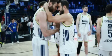 Fenerbahçe Beko Uzatmalarda Güldü: Anadolu Efes'i Eleyip Finale Çıktı