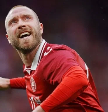 Christian Eriksen Korkuttu: Danimarka - Ukrayna Maçında Şok Anlar