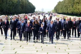 Galatasaray Başkanı Dursun Özbek'ten Anıtkabir'e Anlamlı Ziyaret