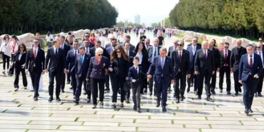 Galatasaray Başkanı Dursun Özbek'ten Anıtkabir'e Anlamlı Ziyaret