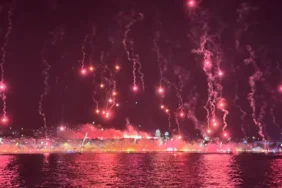Göztepe 101. Yaşını Coşkuyla Kutladı: İzmir Körfezi'nde Sarı-Kırmızı Gece