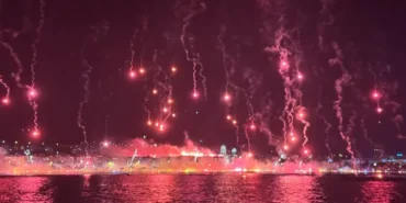 Göztepe 101. Yaşını Coşkuyla Kutladı: İzmir Körfezi'nde Sarı-Kırmızı Gece
