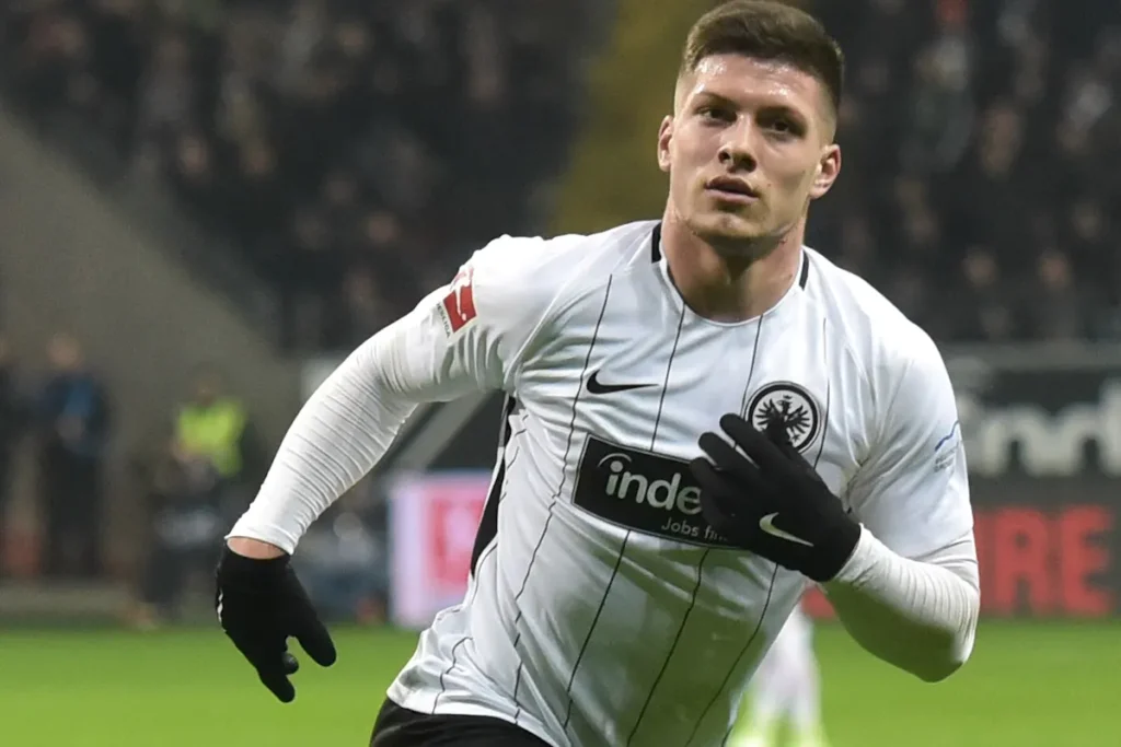 Hücum Hattında Alternatif İsim: Luka Jovic