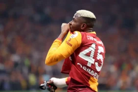 Galatasaray'da Osimhen Gidiyor, Vlahovic veya Kolo Muani mi Geliyor?