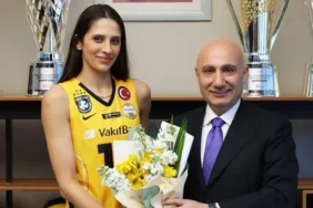 VakıfBank'ta Ayrılık Rüzgarları: Derya Cebecioğlu Sarı-Siyahlı Formaya Veda Etti!